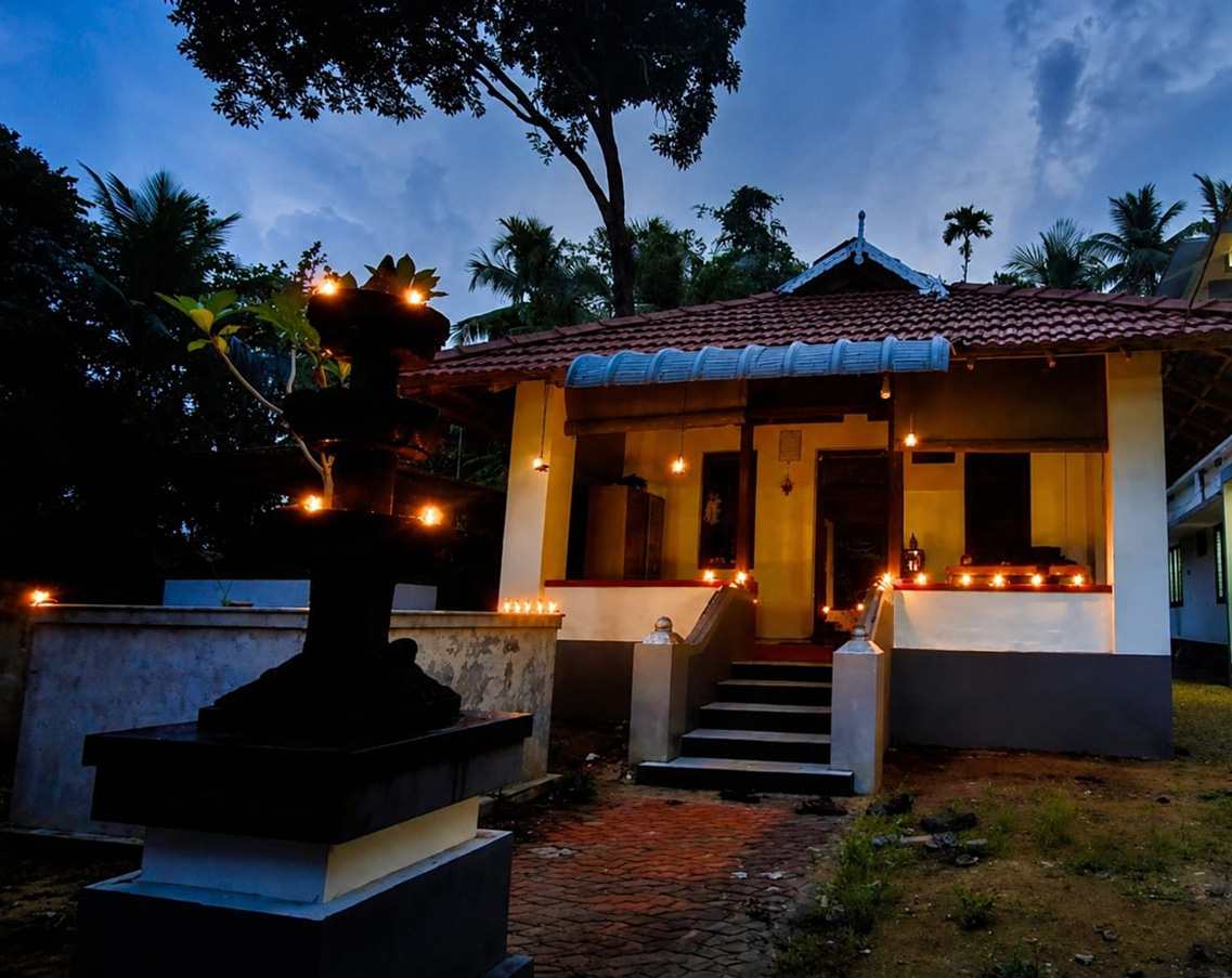 padumanna-kalari — guru lineage of Madasseri Kalarickal
